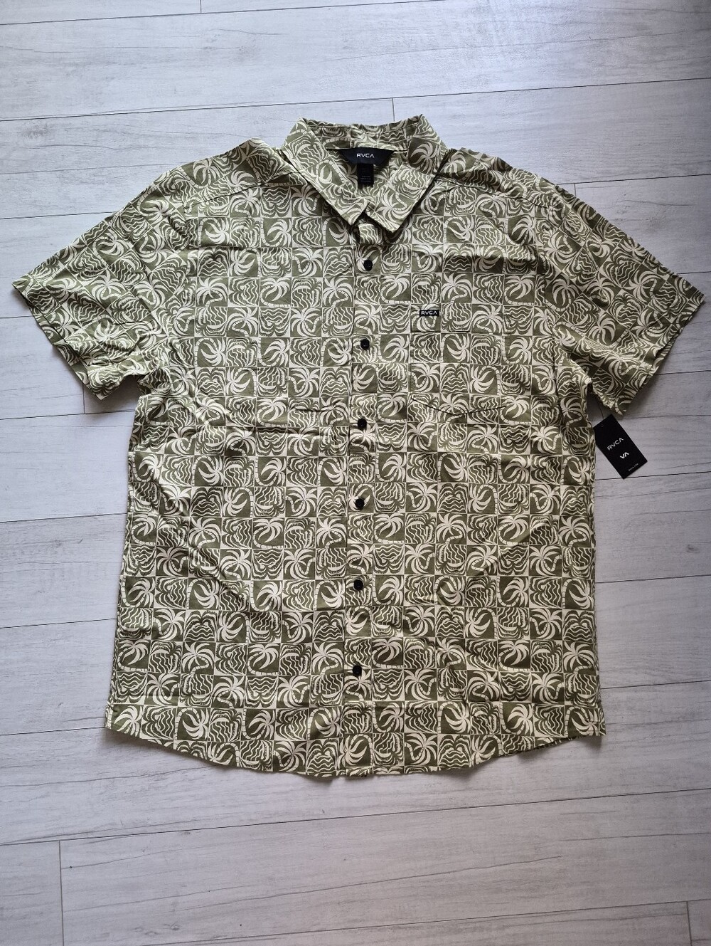 RVCA NEW Exotic Palms Short Sleeve Button Shirt